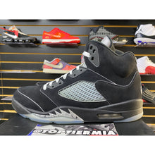 Load image into Gallery viewer, air jordan 5 reimagined black metallic 2025 sz 14
