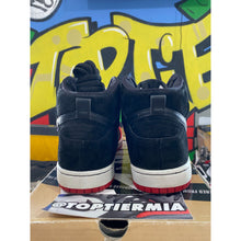 Load image into Gallery viewer, nike sb dunk high uprise 2013 sz 9.5
