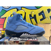 Load image into Gallery viewer, air jordan 5 unc 2023 sz 10
