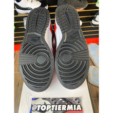 Load image into Gallery viewer, NIKE BY YOU SZ 10.5
