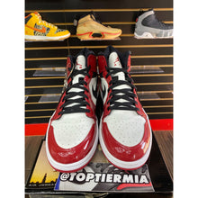 Load image into Gallery viewer, air jordan 1 high chicago bulls patent 2003 sz 12.5 BRAND NEW
