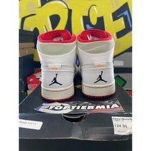 Load image into Gallery viewer, air jordan 1 mid hare 2015 sz 8.5
