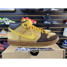 Load image into Gallery viewer, NIKE SB DUNK MID WHEAT BRONZE 2006 SZ 8.5
