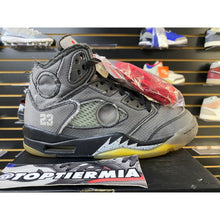 Load image into Gallery viewer, AIR JORDAN 5 OFF WHITE MUSLIN SIZE 5.5
