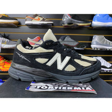 Load image into Gallery viewer, NEW BALANCE 990 V4 JOE FRESHGOODS 1998 OUTRO SZ 9
