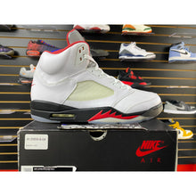 Load image into Gallery viewer, AIR JORDAN 5 FIRE RED SILVER TOUNGE SZ 12
