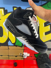 Load image into Gallery viewer, air jordan 5 black metallic reimagined 2025 sz 8.5 BRAND NEW
