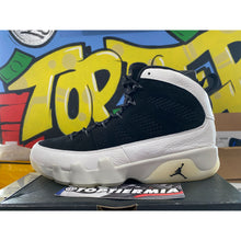 Load image into Gallery viewer, air jordan 9 city of flight 2018 sz 10.5 BRAND NEW
