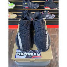 Load image into Gallery viewer, YEEZY 350 V2 OREO SZ 8
