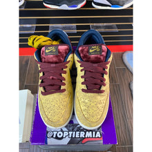 Load image into Gallery viewer, NIKE SB DUNK LOW CITY OF CINEMA SZ 10.5
