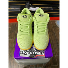 Load image into Gallery viewer, NIKE SB LOW VERDUGO MOUNTAIN SZ 10.5 BRAND NEW
