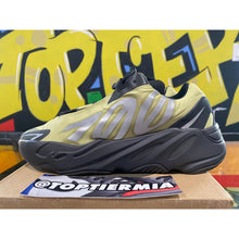Load image into Gallery viewer, adidas yeezy boost 700 mnvn 2022 sz 10
