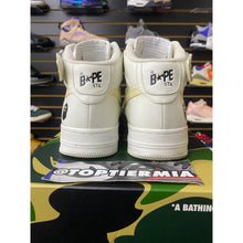 Load image into Gallery viewer, A BATHING BAPE APE BAPE STA MID WHITE SZ 9
