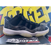 Load image into Gallery viewer, air jordan 11 low barons 2017 sz 12

