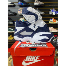Load image into Gallery viewer, DIAMOND TURF COWBOYS SZ 10
