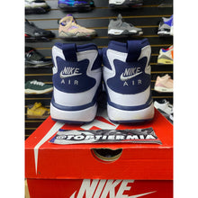 Load image into Gallery viewer, DIAMOND TURF COWBOYS SZ 10
