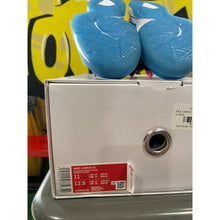 Load image into Gallery viewer, lebron 9 south coast 2022 sz 11 BRAND NEW
