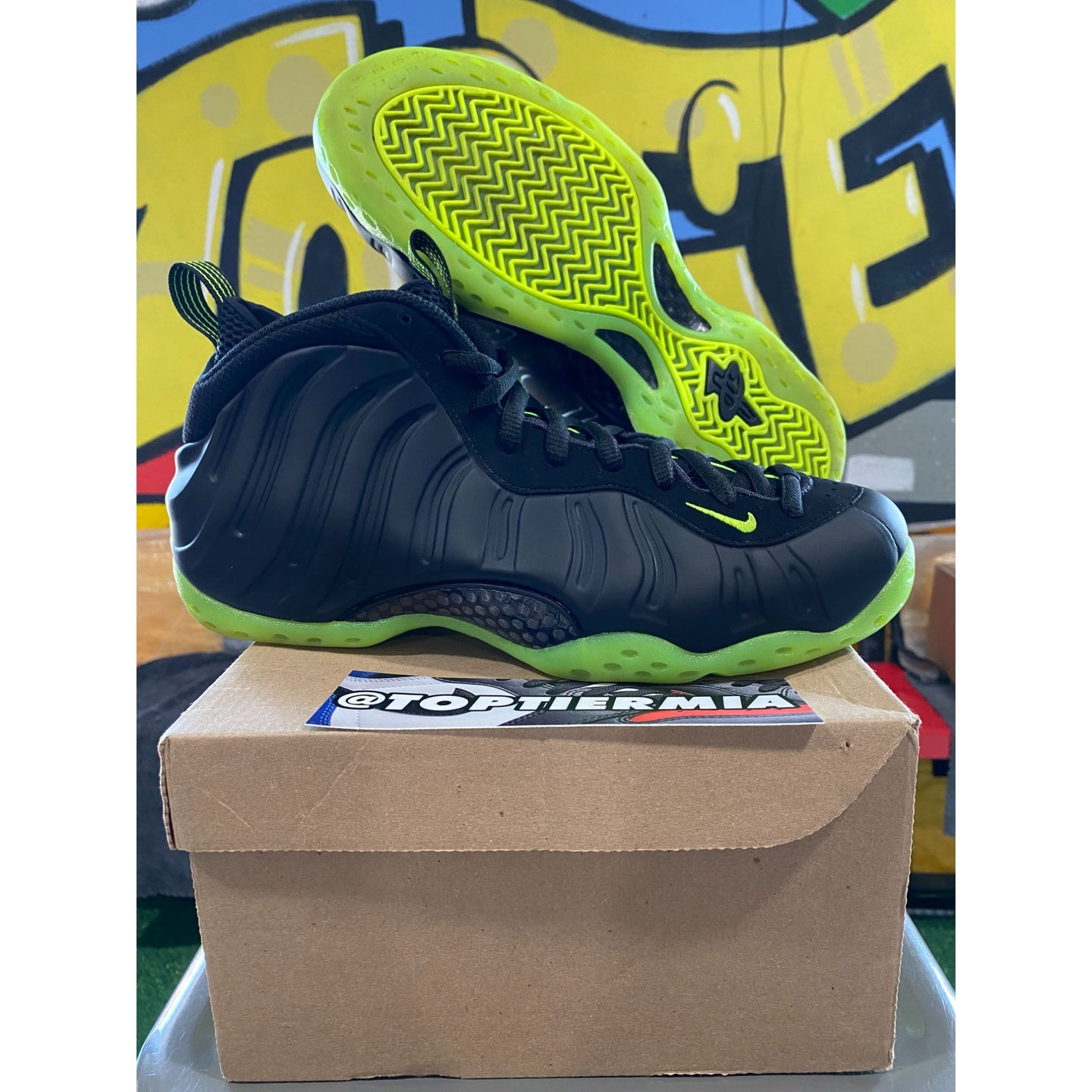 foamposite one black volt 2025 sz 9.5