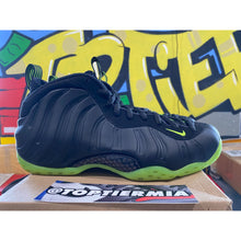 Load image into Gallery viewer, foamposite one black volt 2025 sz 9.5
