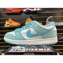 Load image into Gallery viewer, NIKE SB LOW HIGH HAIR SZ 7.5
