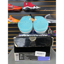 Load image into Gallery viewer, NIKE SB LOW HIGH HAIR SZ 7.5
