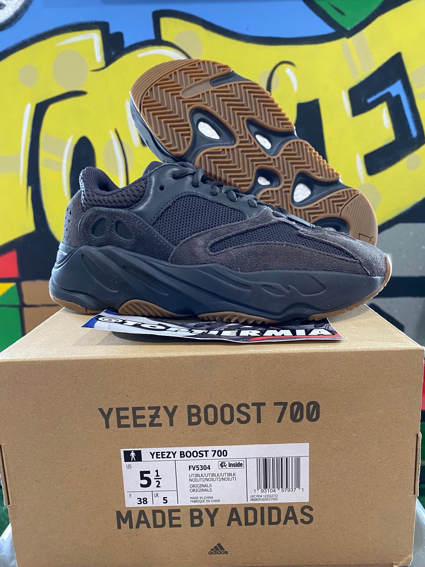 yeezy boost 700 utility black 2019 sz 5.5