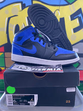 Load image into Gallery viewer, air jordan 1 mid gs hyper royal 2021 sz 6y
