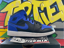 Load image into Gallery viewer, air jordan 1 mid gs hyper royal 2021 sz 6y
