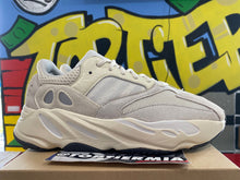 Load image into Gallery viewer, yeezy boost 700 analog 2023 sz 10
