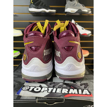 Load image into Gallery viewer, LEBRON 7 CHRIST THE KING 2010 SZ 9.5
