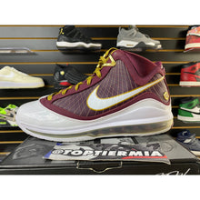Load image into Gallery viewer, LEBRON 7 CHRIST THE KING 2010 SZ 9.5
