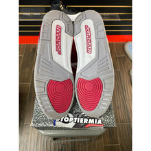 Load image into Gallery viewer, AIR JORDAN 3 CARDINAL RED SZ 12
