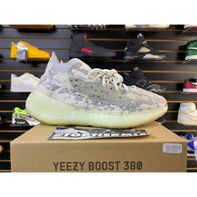 Load image into Gallery viewer, YEEZY 380 ALIEN SZ 10
