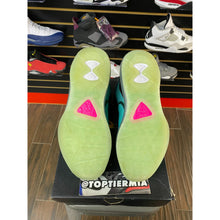 Load image into Gallery viewer, LEBRON 8 SOUTH BEACH SZ 8.5
