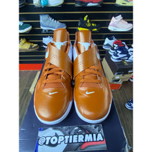 Load image into Gallery viewer, KD 4 TEXAS LONGHORNS  SZ 10.5

