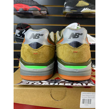 Load image into Gallery viewer, NEW BALANCE NUMERIC 933 ANDREW REYNOLDS WHEAT SZ 10
