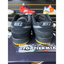 Load image into Gallery viewer, NIKE SB DUNK LOW FOG SZ 10
