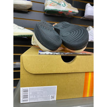 Load image into Gallery viewer, Nike Air Force 1 Low '07 LX Somos Familia 2022 sz 9 BRAND NEW
