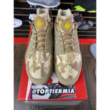 Load image into Gallery viewer, NIKE AIR HUARACHE DESERT CAMO SZ 11 BRAND NEW
