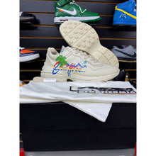 Load image into Gallery viewer, GUCCI RHYTON HAWAII SZ 9.5G / 10M
