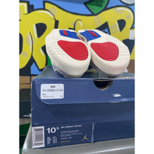 Load image into Gallery viewer, air jordan 3 international flight 2018 sz 10.5 BRAND NEW
