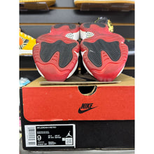 Load image into Gallery viewer, AIR JORDAN 11 PLAYOFF BRED 2019 SZ 9
