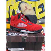 Load image into Gallery viewer, air jordan 5 raging bulls 2021 sz 13
