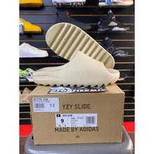 Load image into Gallery viewer, YEEZY SLIDE BONE SZ 9
