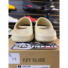 Load image into Gallery viewer, YEEZY SLIDE BONE SZ 9
