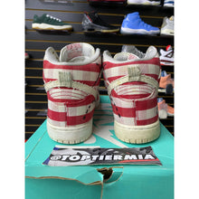 Load image into Gallery viewer, NIKE SB DUNK HIGH PICNIC SZ 9.5
