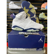 Load image into Gallery viewer, AIR JORDAN 6 MIDNIGHT NAVY SZ 10
