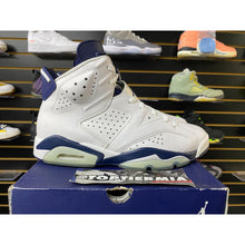 Load image into Gallery viewer, AIR JORDAN 6 MIDNIGHT NAVY SZ 10
