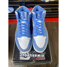 Load image into Gallery viewer, AIR JORDAN 1 ALPHA WHITE UNIVERSITY BLUE 2007 SZ 10
