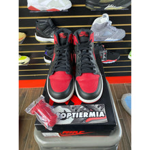 Load image into Gallery viewer, AIR JORDAN 1 HIGH BRED (GS) SZ 5.5

